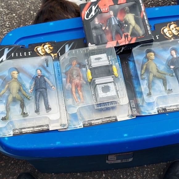 X Files Series 1 by McFarlane Toys 1998 Figures Agent Mulder - Picture 1 of 5